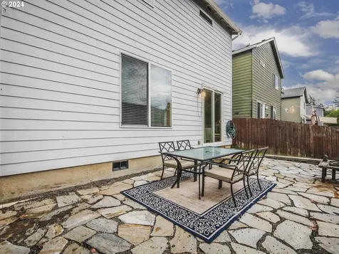 5582 L Street Washougal WA 98671