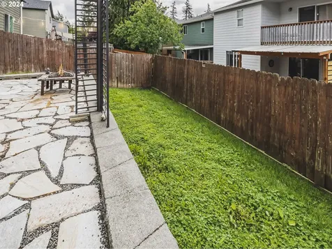 5582 L Street Washougal WA 98671
