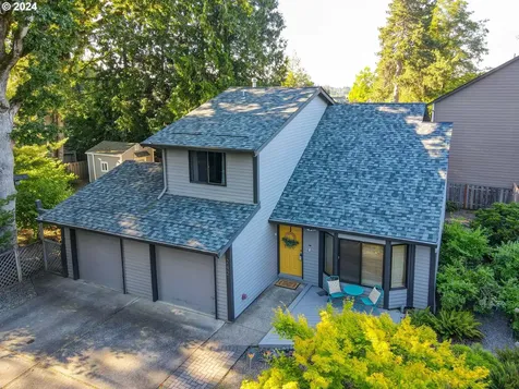 242 Sw Meadow Drive Beaverton OR 97006