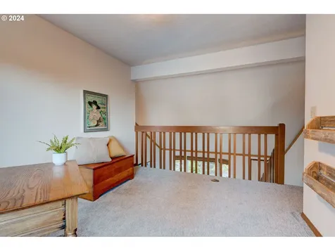 242 Sw Meadow Drive Beaverton OR 97006