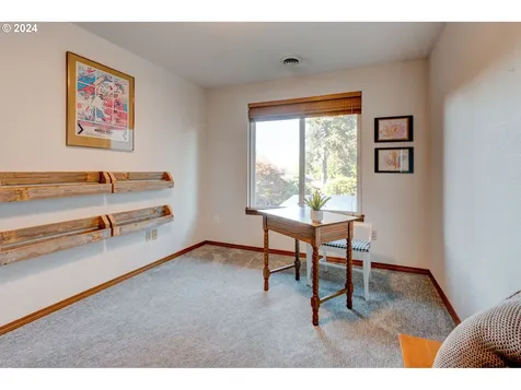 242 Sw Meadow Drive Beaverton OR 97006