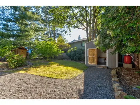 242 Sw Meadow Drive Beaverton OR 97006