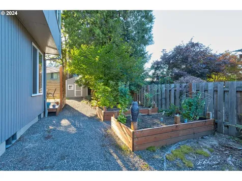 242 Sw Meadow Drive Beaverton OR 97006