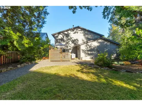 242 Sw Meadow Drive Beaverton OR 97006