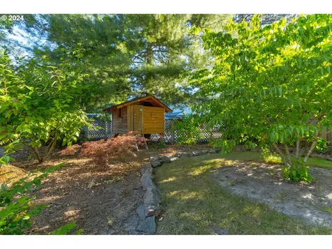 242 Sw Meadow Drive Beaverton OR 97006