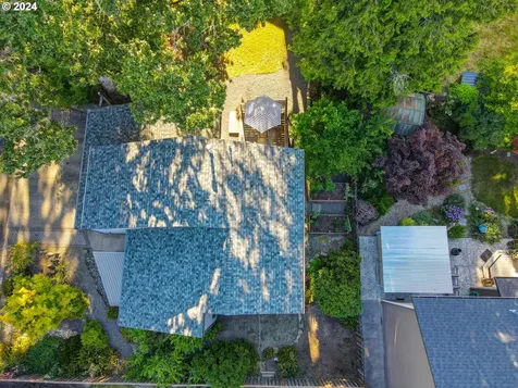 242 Sw Meadow Drive Beaverton OR 97006