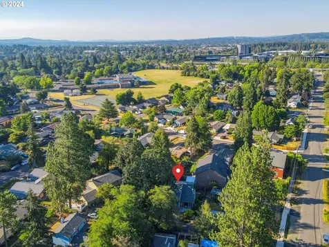 242 Sw Meadow Drive Beaverton OR 97006