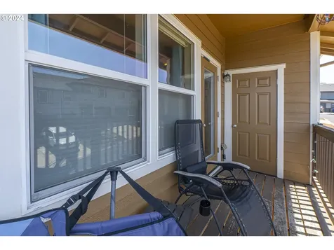 1946 Hawksview Avenue SE Salem OR 97306