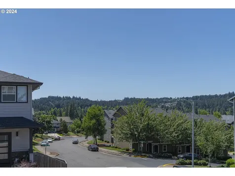 1946 Hawksview Avenue SE Salem OR 97306
