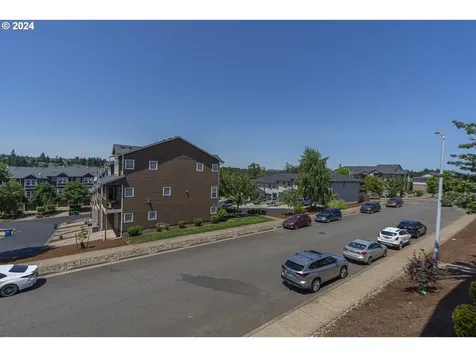 1946 Hawksview Avenue SE Salem OR 97306