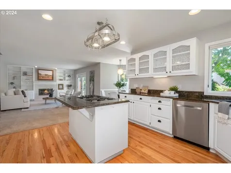 1916 Ne 158th Avenue Vancouver WA 98684