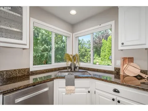 1916 Ne 158th Avenue Vancouver WA 98684