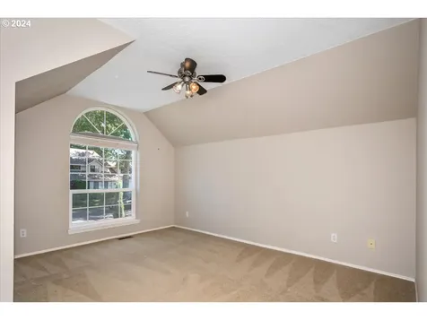 1916 Ne 158th Avenue Vancouver WA 98684