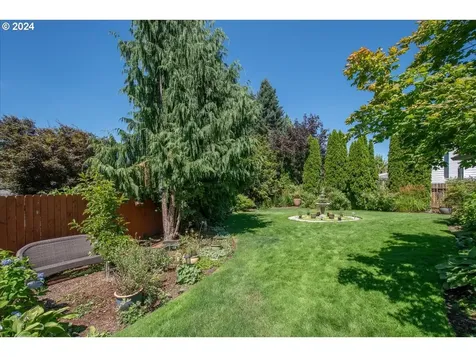 1916 Ne 158th Avenue Vancouver WA 98684