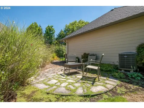 1916 Ne 158th Avenue Vancouver WA 98684