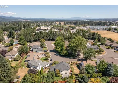 1916 Ne 158th Avenue Vancouver WA 98684