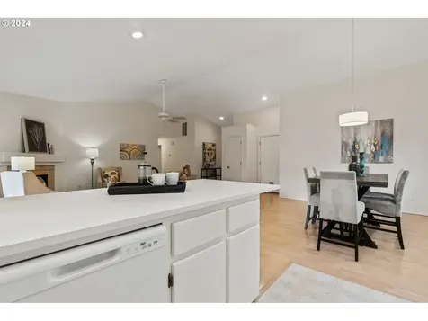 2592 Jamestown Street Woodburn OR 97071