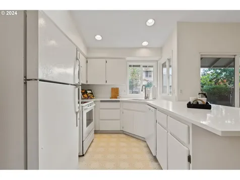 2592 Jamestown Street Woodburn OR 97071