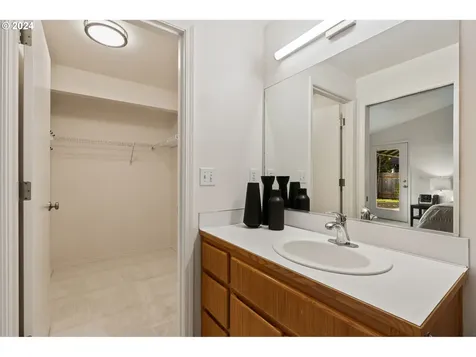 2592 Jamestown Street Woodburn OR 97071