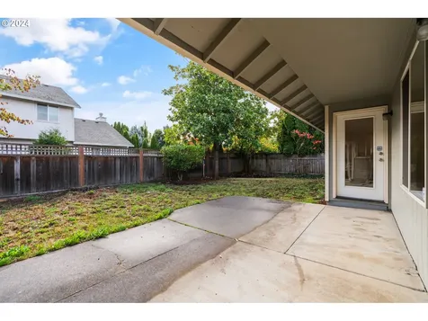 2592 Jamestown Street Woodburn OR 97071