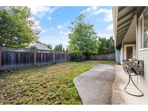 2592 Jamestown Street Woodburn OR 97071