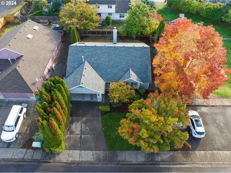 2592 Jamestown Street Woodburn OR 97071