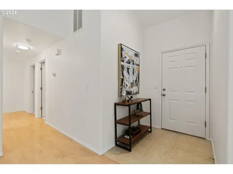 2592 Jamestown Street Woodburn OR 97071