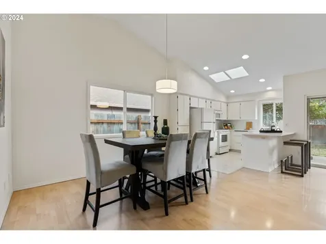 2592 Jamestown Street Woodburn OR 97071