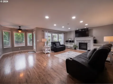3752 Nw 32nd Avenue Camas WA 98607