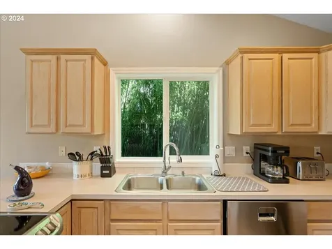 33373 Sw Sequoia Street Scappoose OR 97056