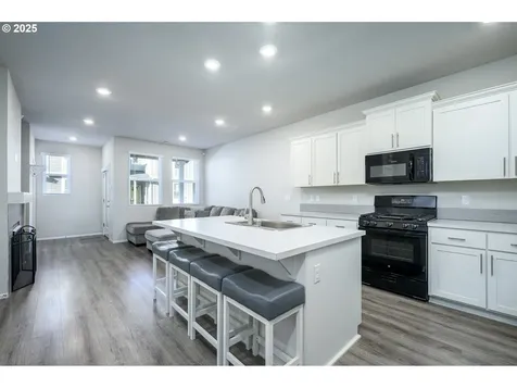 1714 NW Landon Street Mcminnville OR 97128