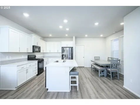 1714 NW Landon Street Mcminnville OR 97128
