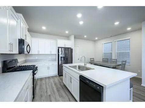 1714 NW Landon Street Mcminnville OR 97128