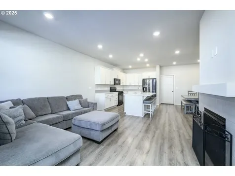 1714 NW Landon Street Mcminnville OR 97128