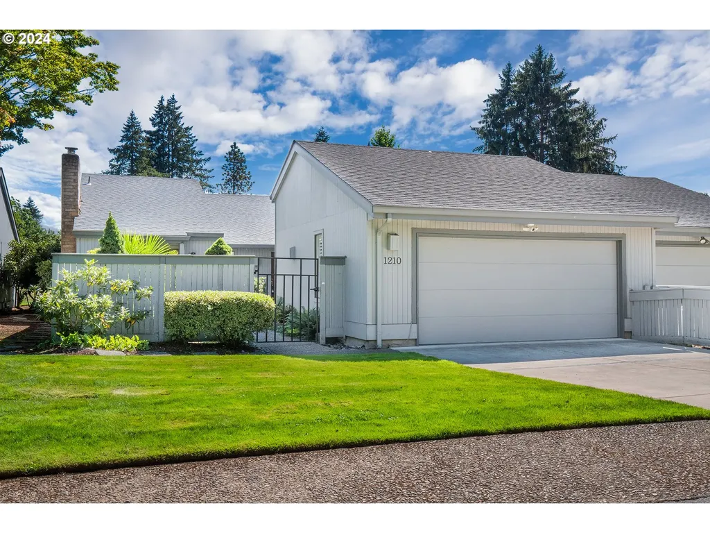 1210 Spyglass Drive Eugene OR 97401