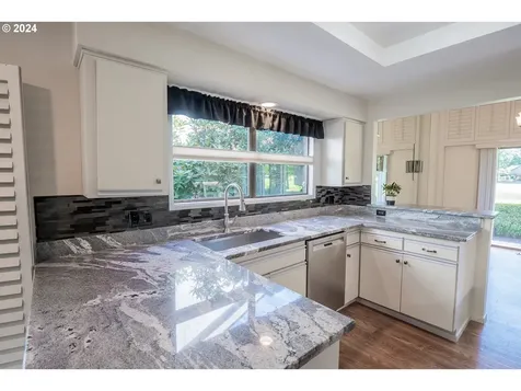 1210 Spyglass Drive Eugene OR 97401