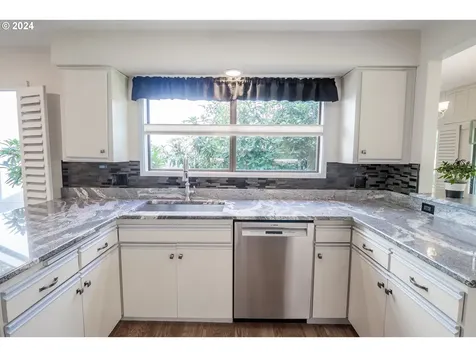 1210 Spyglass Drive Eugene OR 97401