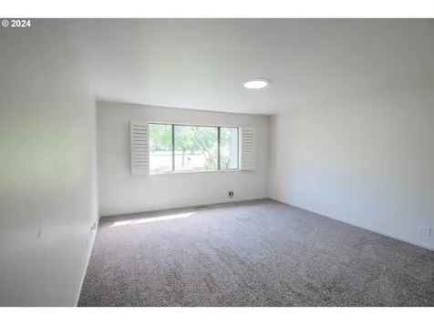 1210 Spyglass Drive Eugene OR 97401