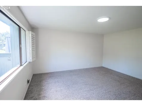 1210 Spyglass Drive Eugene OR 97401