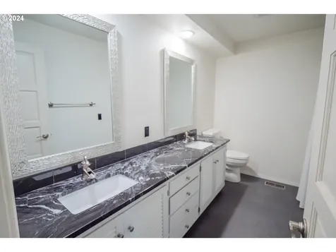 1210 Spyglass Drive Eugene OR 97401