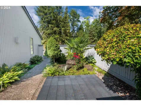 1210 Spyglass Drive Eugene OR 97401