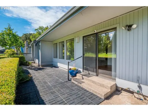 1210 Spyglass Drive Eugene OR 97401
