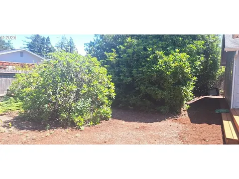 2145 23rd Street Florence OR 97439