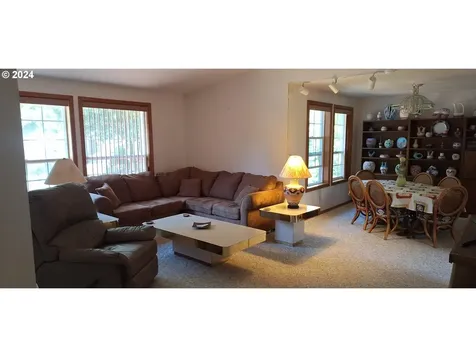 2145 23rd Street Florence OR 97439