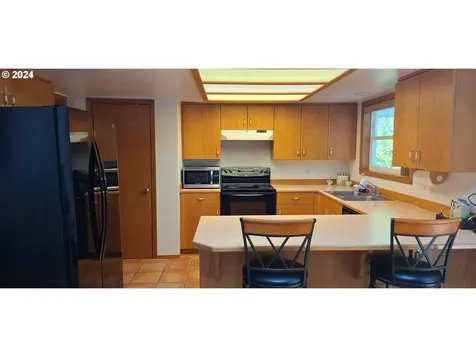 2145 23rd Street Florence OR 97439