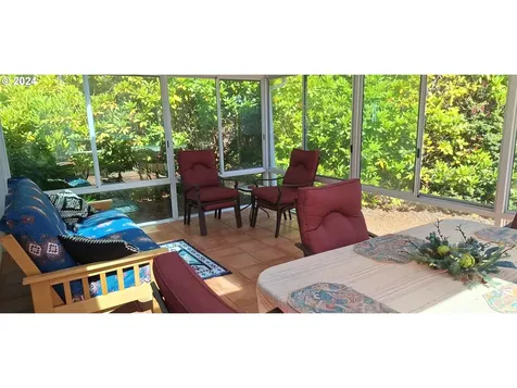 2145 23rd Street Florence OR 97439