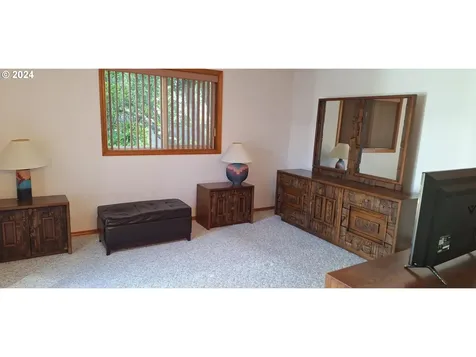 2145 23rd Street Florence OR 97439