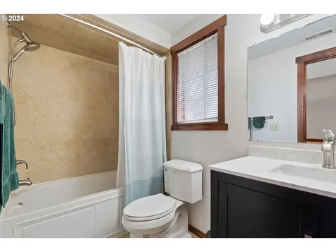 16015 NE 37th Street Vancouver WA 98682