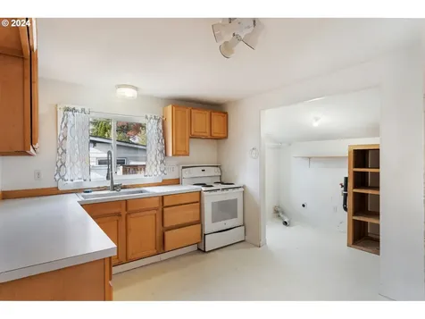 629 NE 10th Street Mcminnville OR 97128
