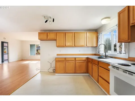 629 NE 10th Street Mcminnville OR 97128
